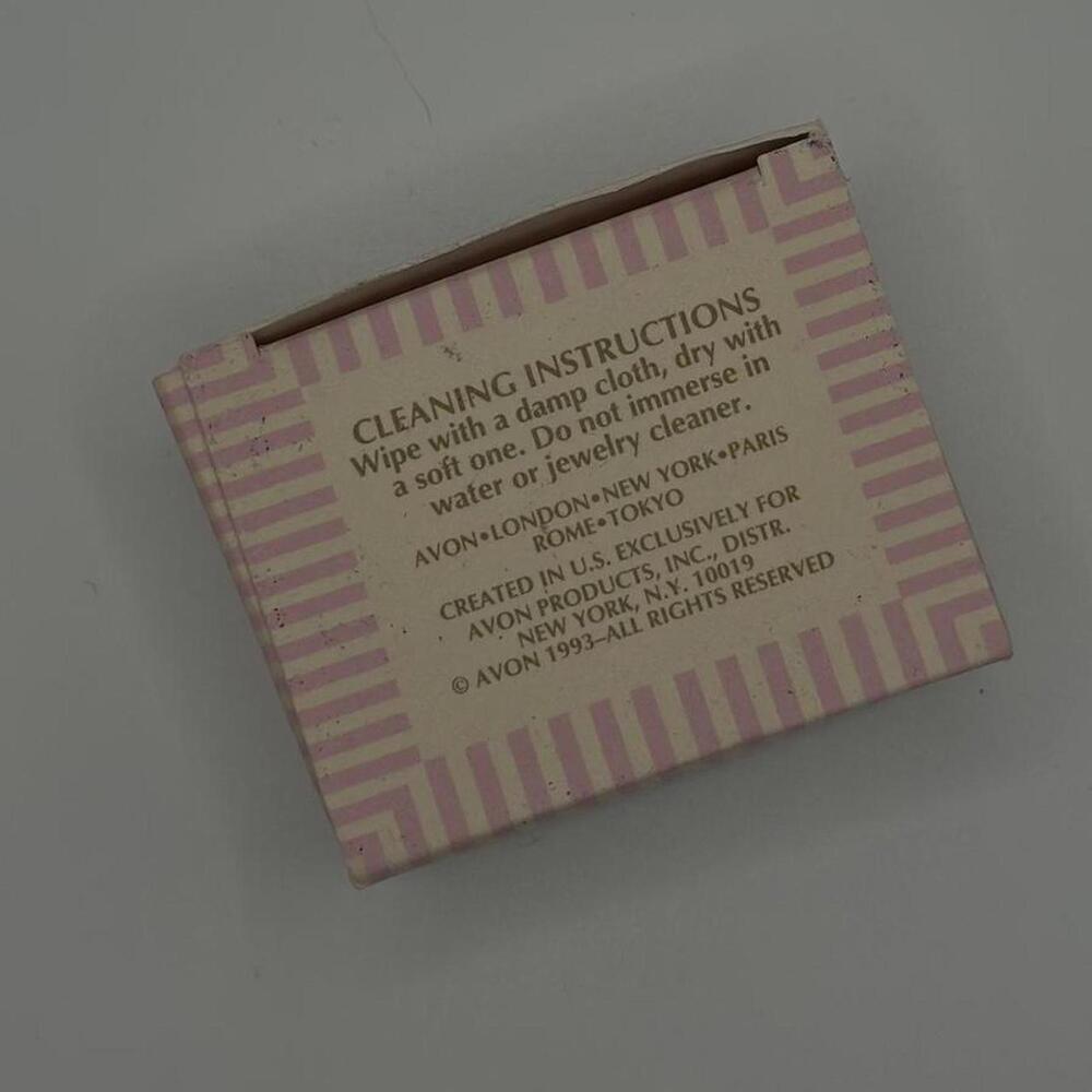 Vintage Avon 1993 Better Breast Care Pink Ribbon Pin –Gold Rose Brooch in Box - Picture 4 of 4
